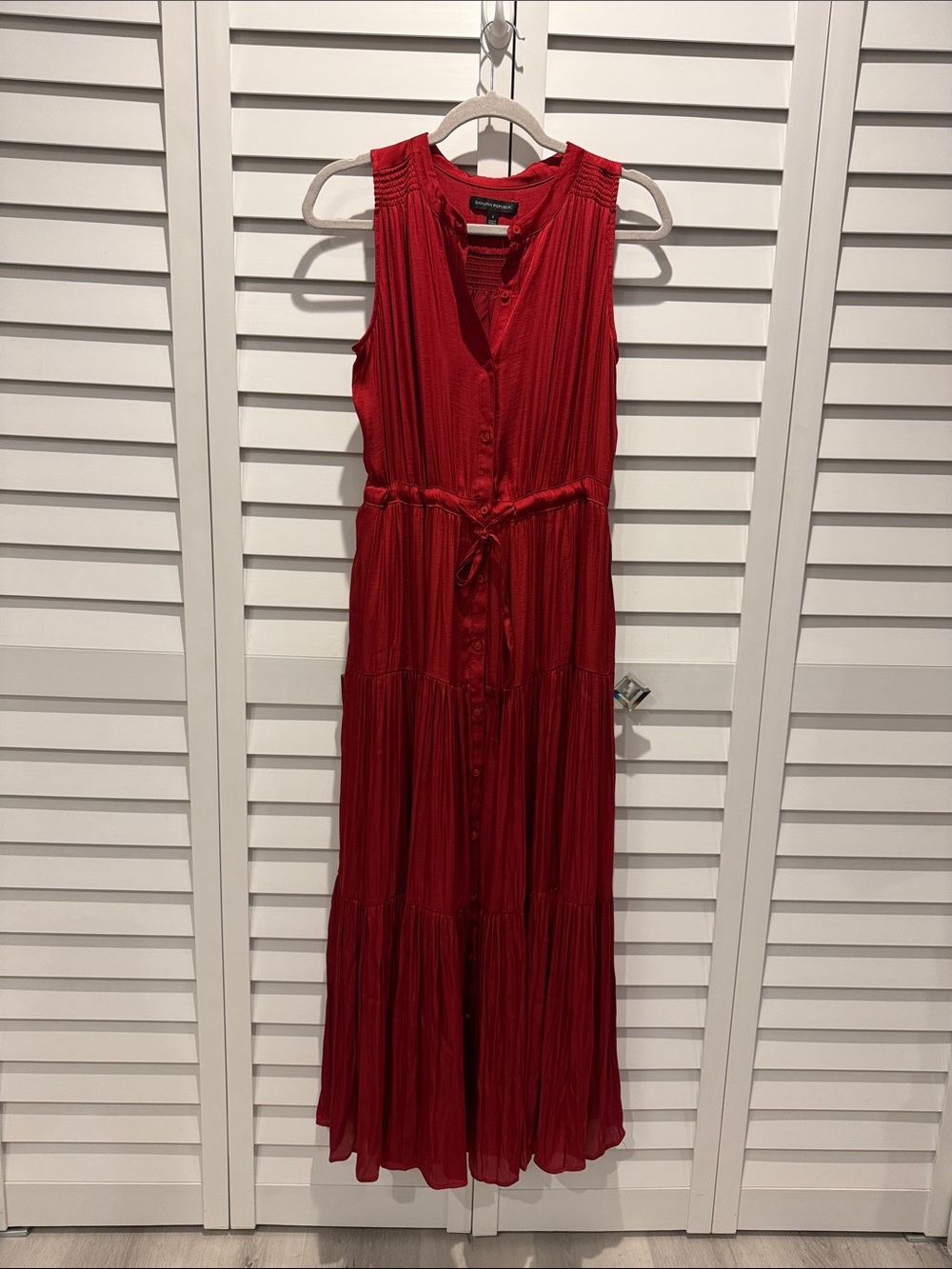 Banana Republic Sleeveless lined Button-Front Maxi Dress in Deep Red - Picture 2 of 10